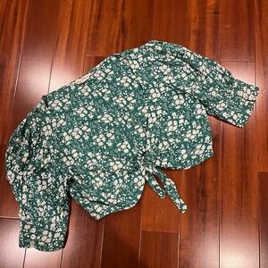 For Love & Lemons Kelly Green Top Floral Front‎ Tie Closure Cropped Size Small